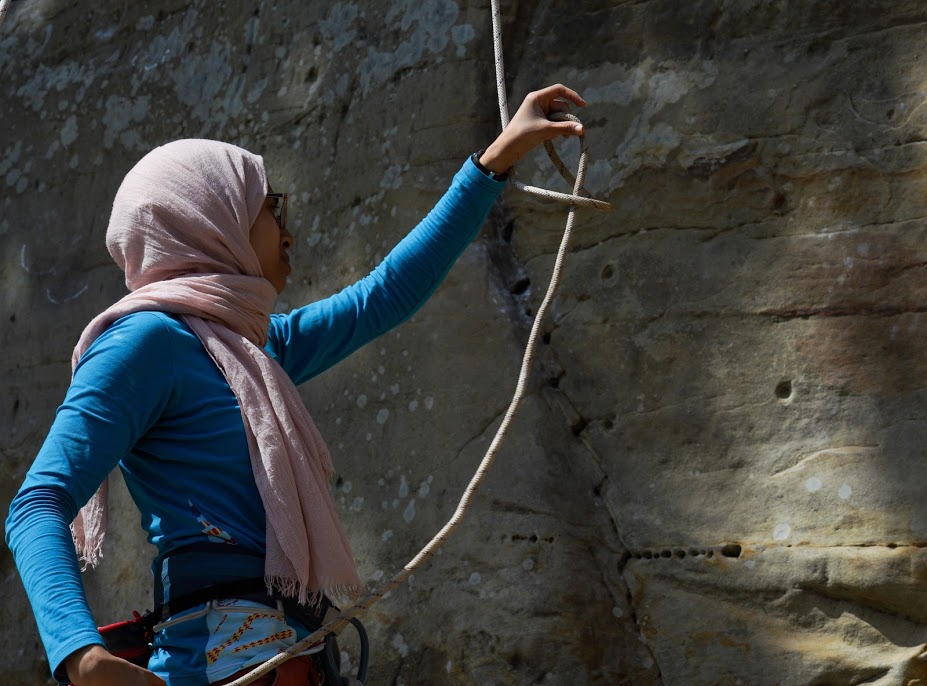 Aisha doesn't just climb with style, she knots with it too